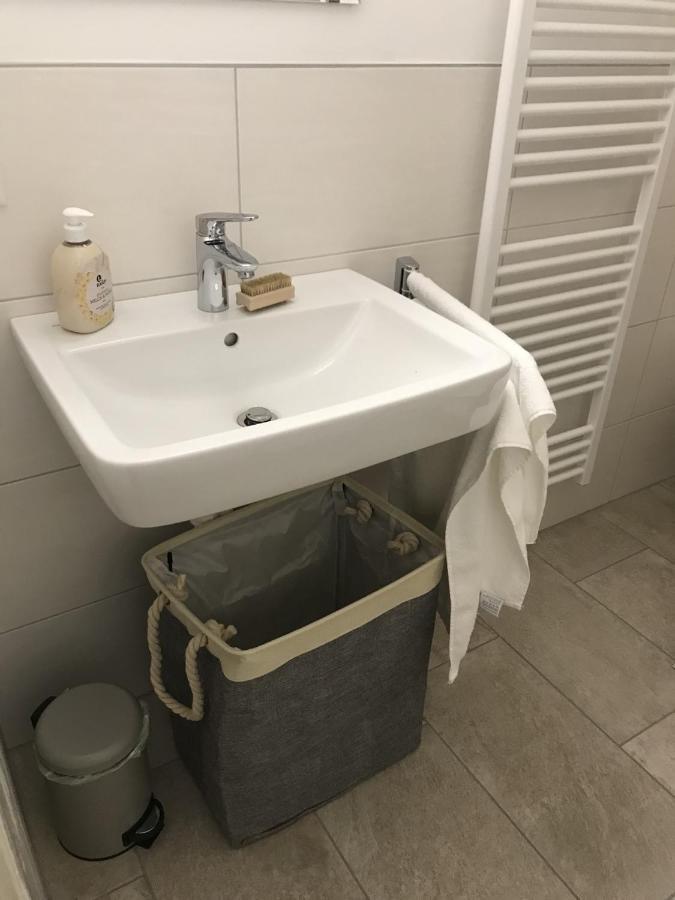 Schönes Ferienappartment in Zell am See: zentral gelegen und Nähe der Areitbahn und dem Zeller See Exterior foto